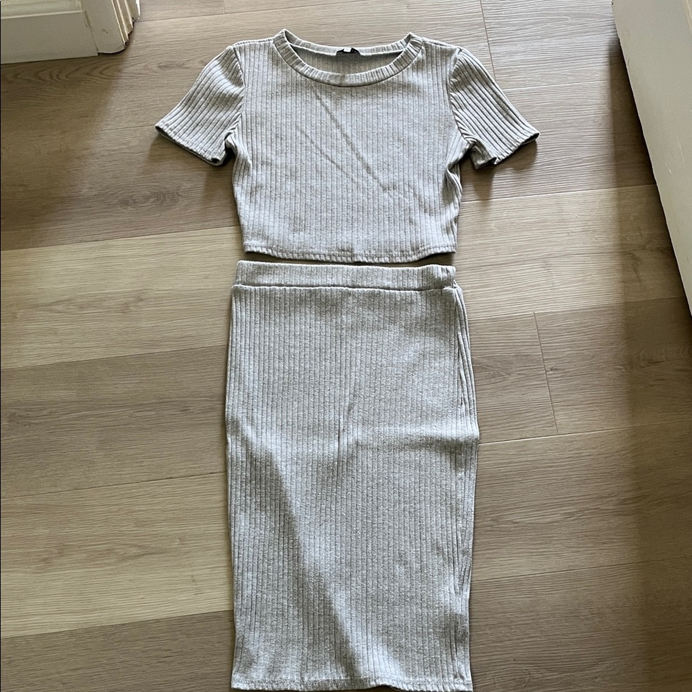 Gray Ribbed Knit Skirt by